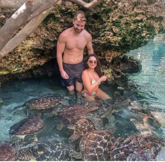 NATURAL AQUARIUM (SWIMMING WITH TURTLES)